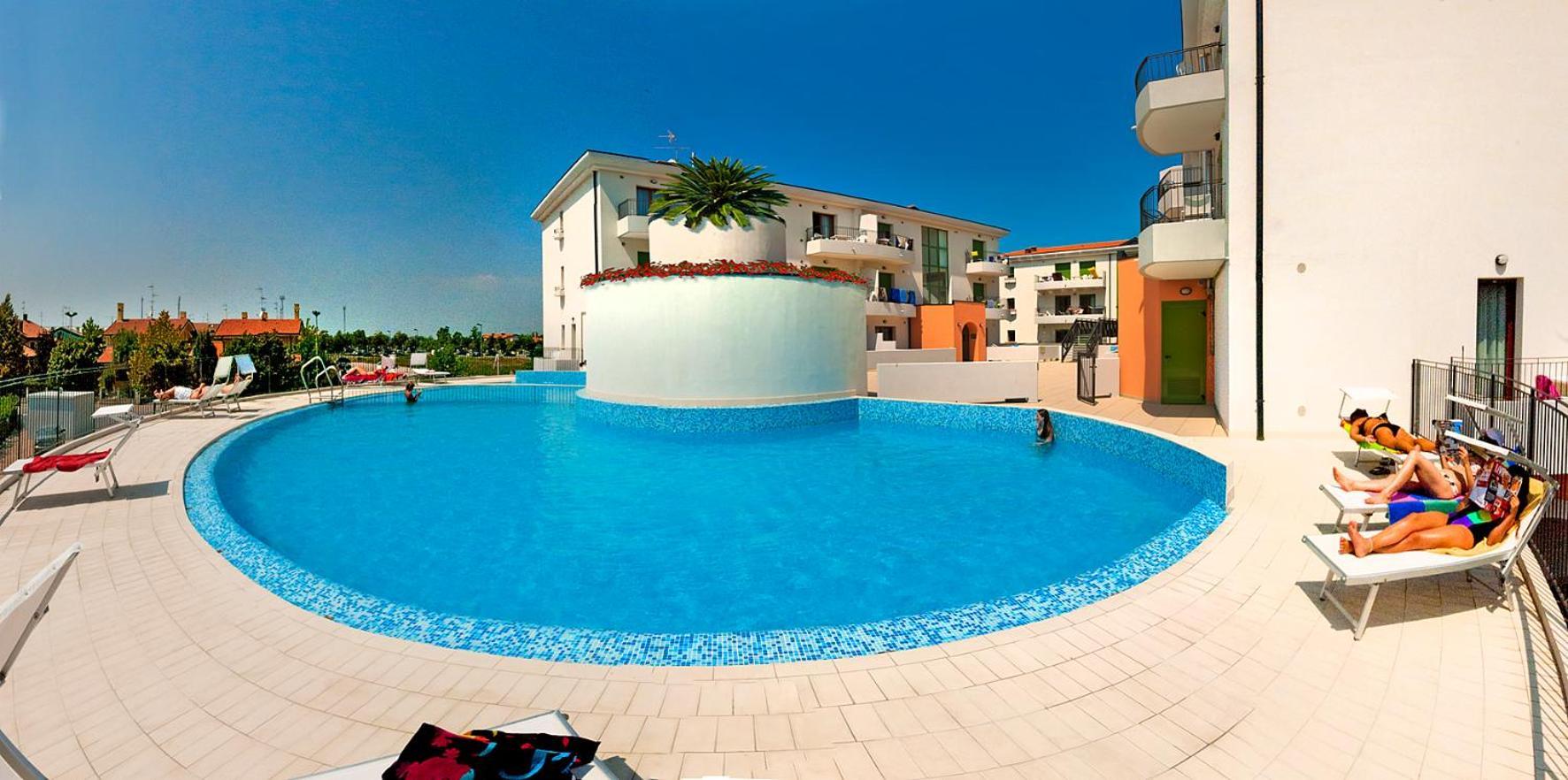 Residence Galleria Gran Mado Caorle Eksteriør billede